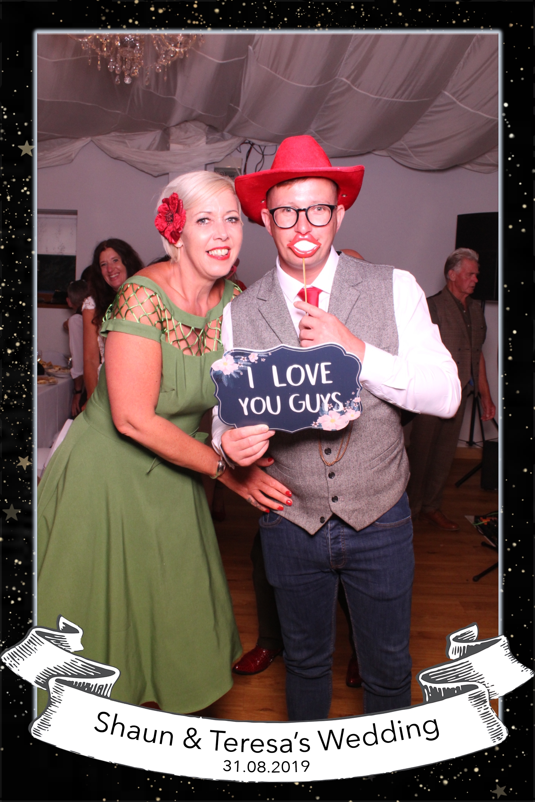 Sean and Teresa | View more photos from the event at images.mobile-photo-booth.com/u/MobilePhotoBoothUK/Sean-and-Teresa